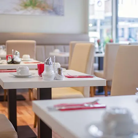 Am Kieler Schloss By Premiere Classe Hotel